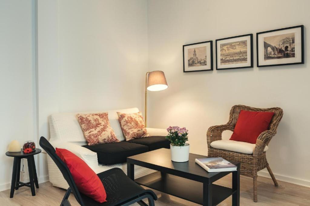 Apartamentos San Pedro إشبيلية المظهر الخارجي الصورة